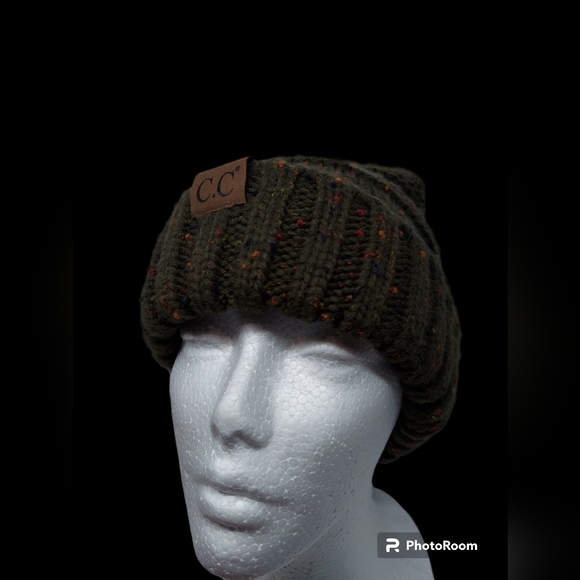 C.C Exclusives Olive Green Oversized Cable Knit Confetti Pom Pom Hat Women's - Picture 2 of 9